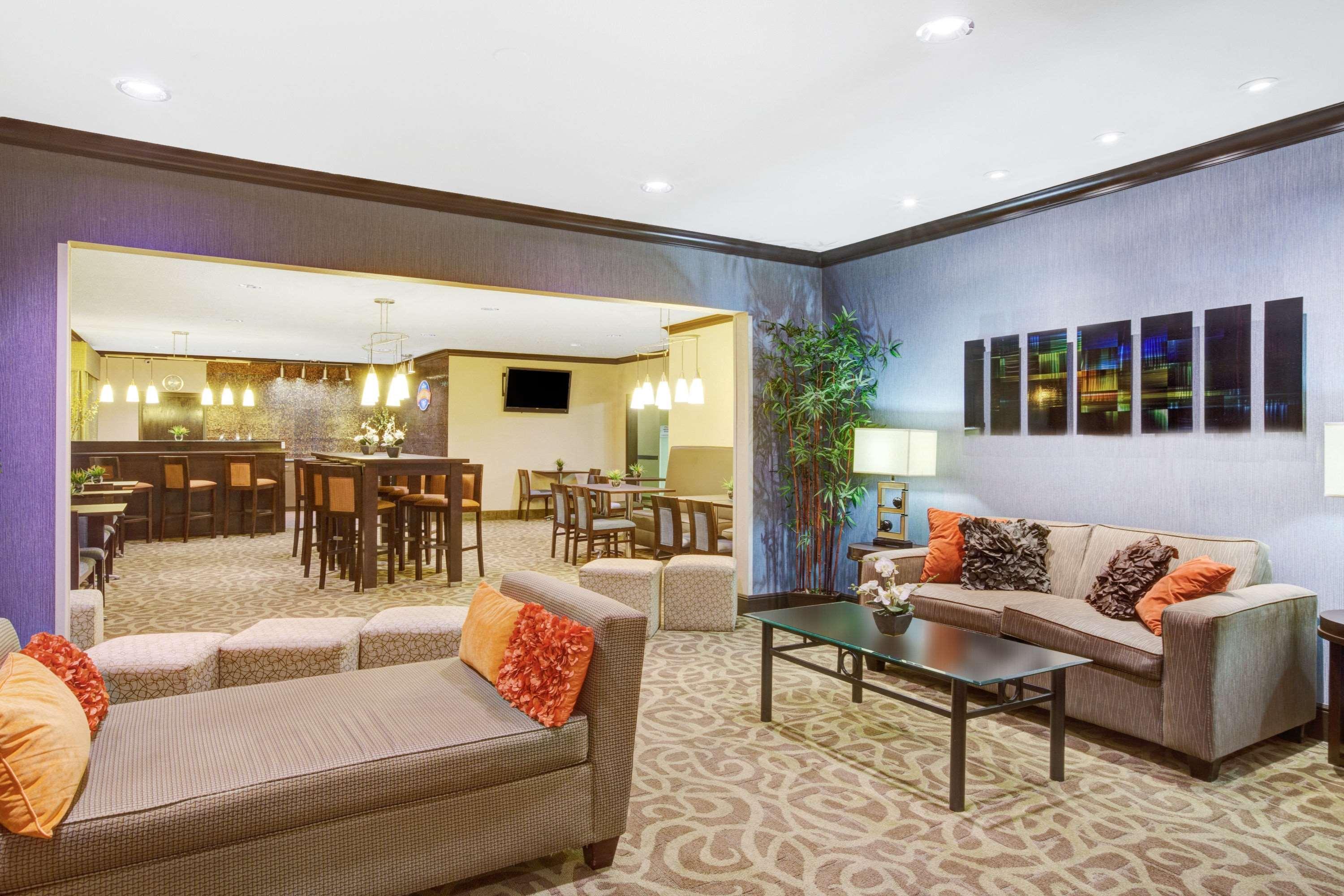 Baymont By Wyndham Dallas/ Love Field Exterior photo