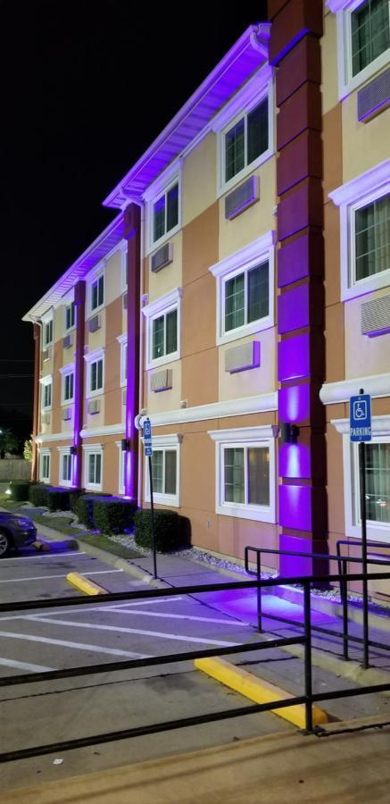 Baymont By Wyndham Dallas/ Love Field Exterior photo